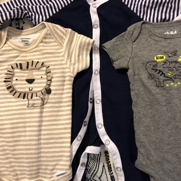 BUNDLE 30 pieces of clothing - Picture 3 of 8